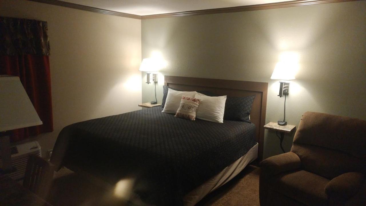 Sagebrush Inn & Suites Broadus Екстер'єр фото