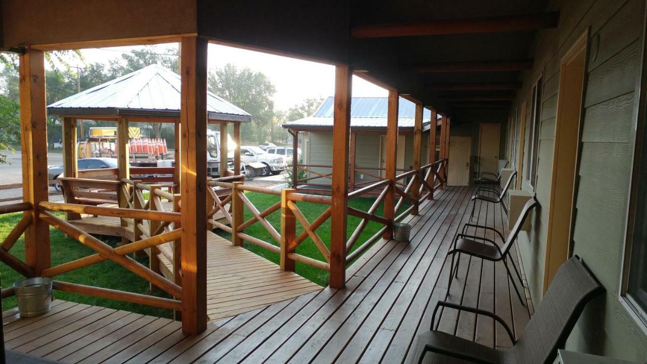 Sagebrush Inn & Suites Broadus Екстер'єр фото